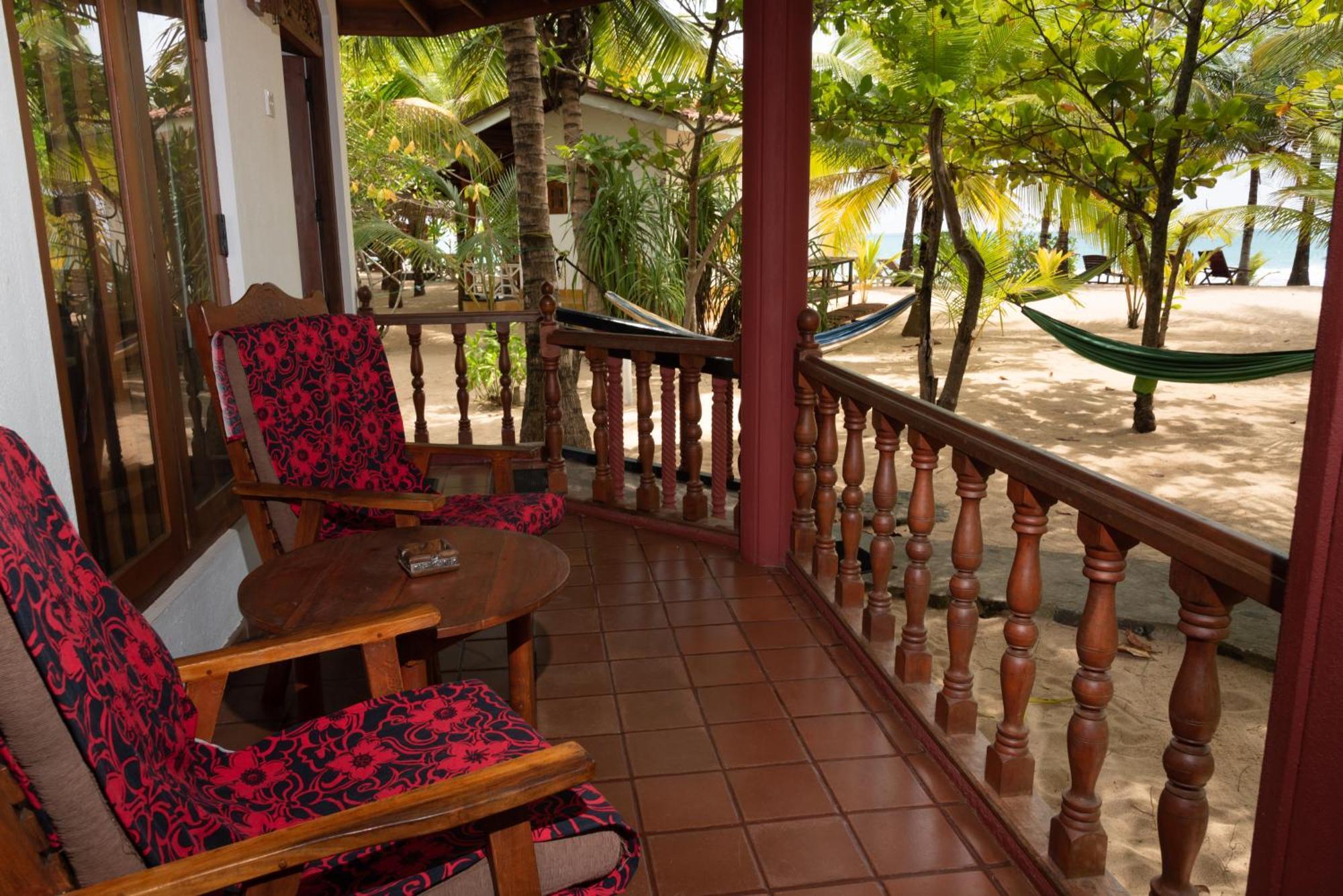 Patini Bungalows - Beach Garden Tangalle Exteriör bild